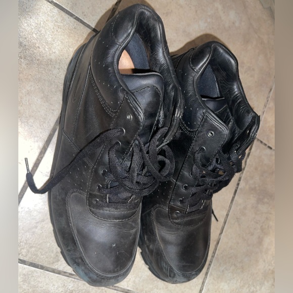 NIKE AIRMAX BOOTS WITH RED WING SOLES - Picture 3 of 8